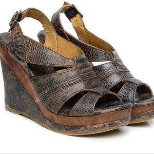 Bedstu Gayle Wedge in Black Lux